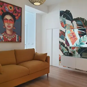 Exotic Fusion: Coffee & Radio Apartment