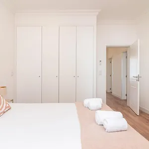 Guestready - Priorado - Yellow Apartment